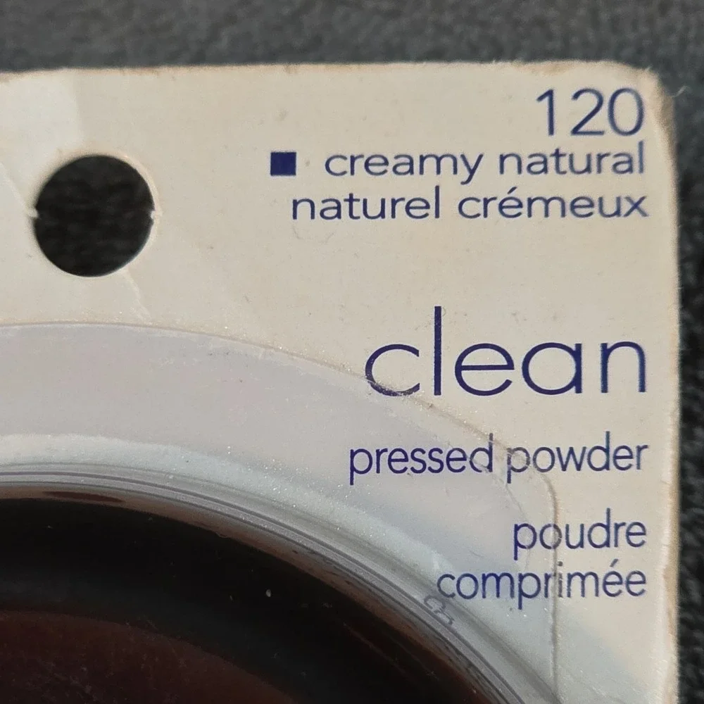 CoverGirl Clean Pressed Powder in the shade 120 Creamy Natural NOS